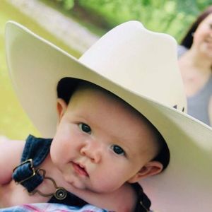 Meet your Posher, Connie